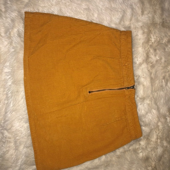 ✨🛍🎀Mustard Corduroy Mini Skirt🎀🛍✨ - Picture 6 of 6